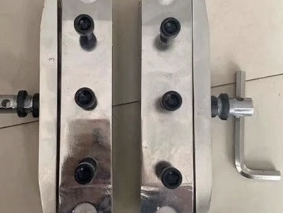 揭秘二连浩特铁路试验仪器的关键作用